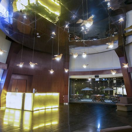 Hotel Neo+ Green Savana Sentul City Богор Экстерьер фото